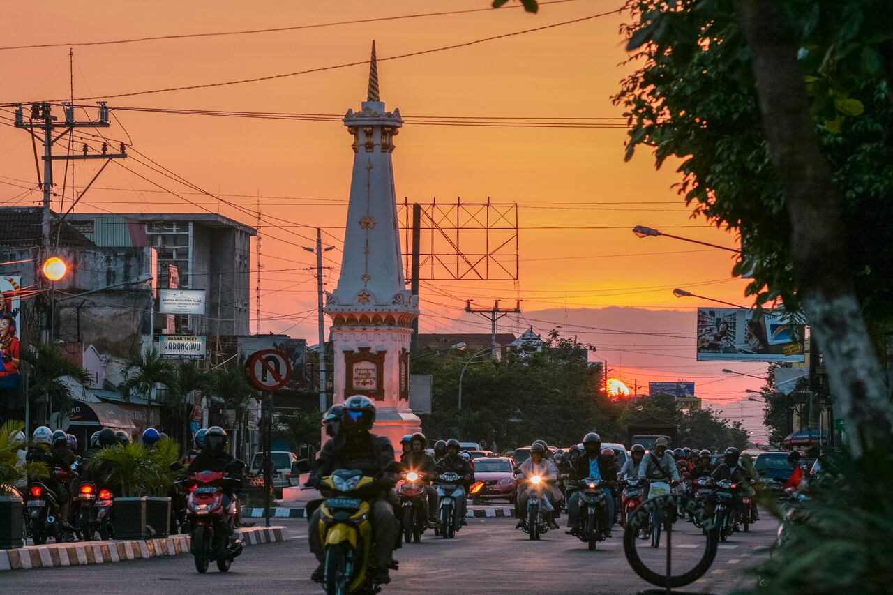 Một con phố ở Yogyakarta lúc hoàng hôn
