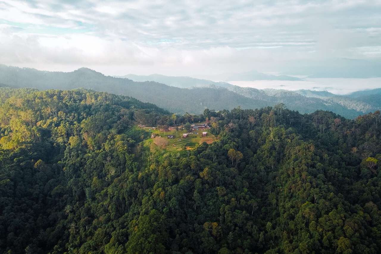 Một cảnh quay từ trên không của Khu cắm trại San Pa Kia ở Chiang Mai