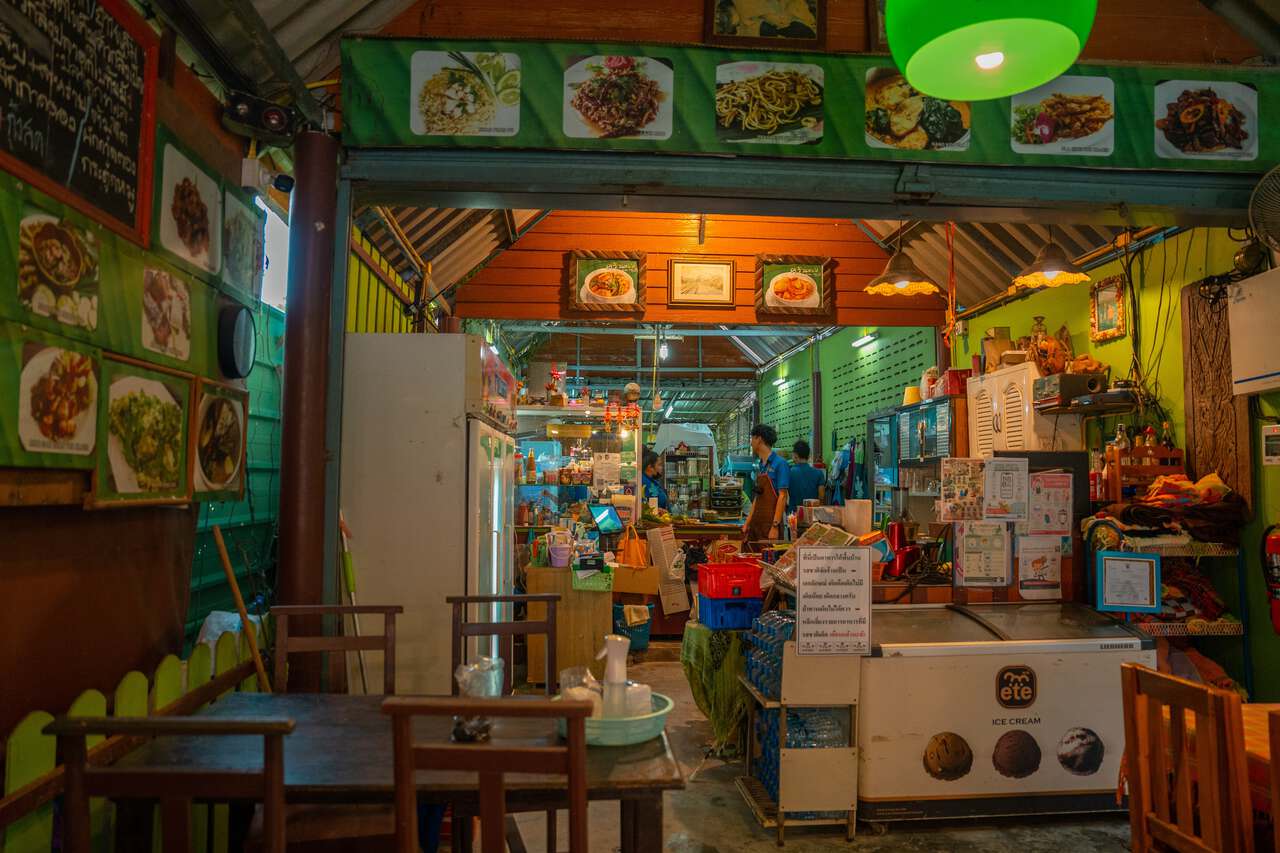 Nội thất của nhà hàng Krua Dan Thai ở Ko Lanta
