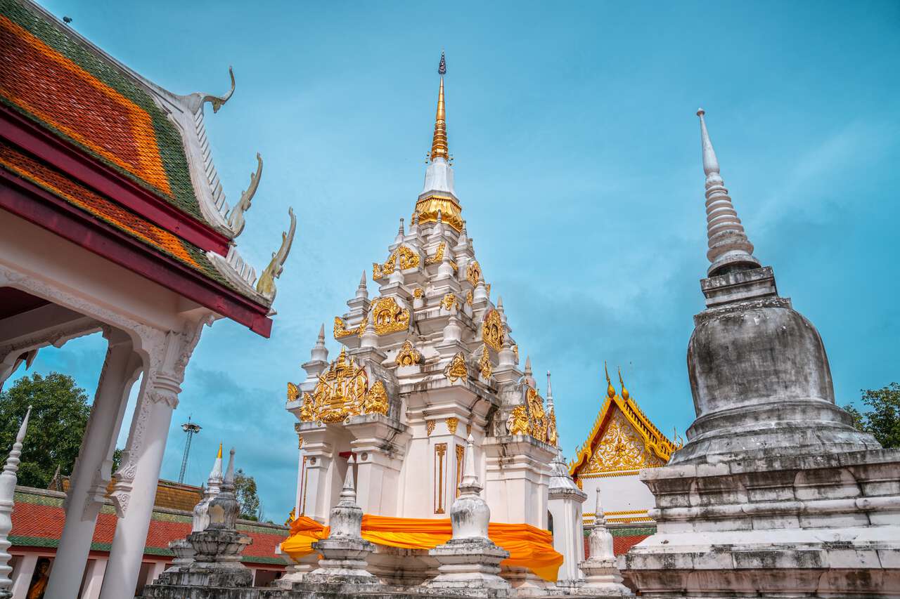 Chùa Wat Phra Borommathat Chaiya ở Surat Thani