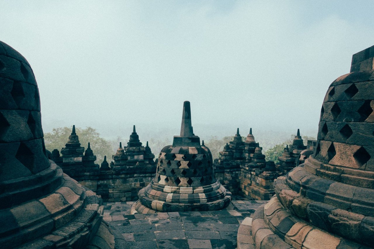 Các bảo tháp tại Borobudur ở Yogyakarta