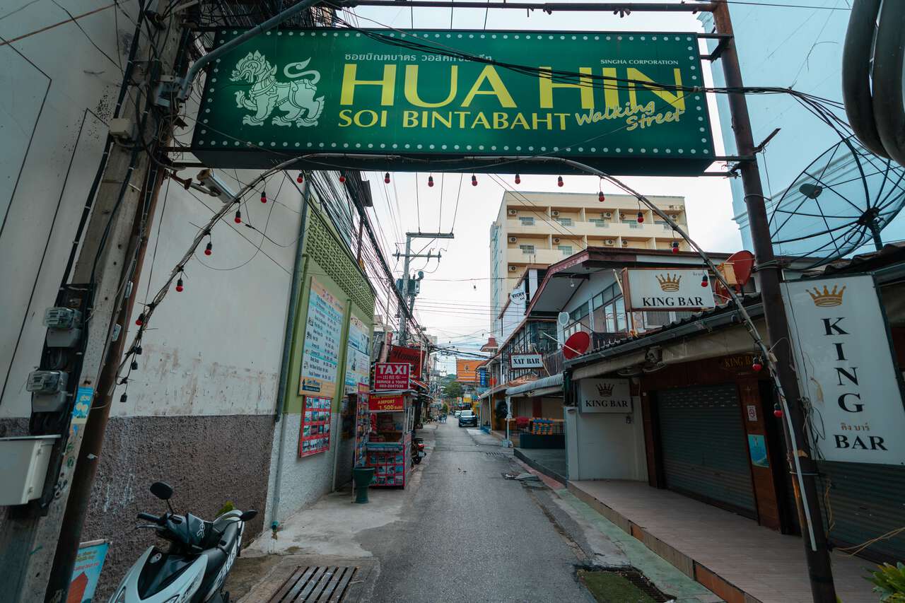 Dấu hiệu đường Bintabaht ở Hua Hin, Thái Lan