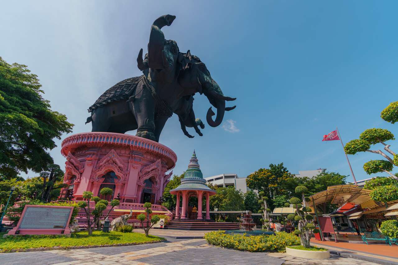 Công viên Bảo tàng Erawan ở Samut Prakan