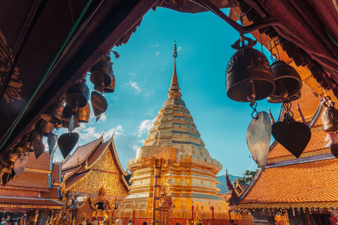 Bảo tháp vàng của Wat Phra That Doi Suthep ở Chiang Mai, Thái Lan.