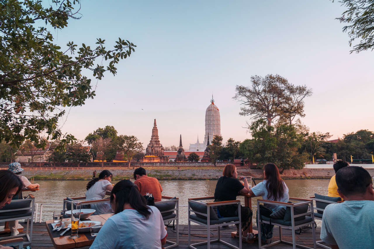 Quan điểm của Wat Phutthai Sawan từ Sala Ayutthaya ở Thái Lan.
