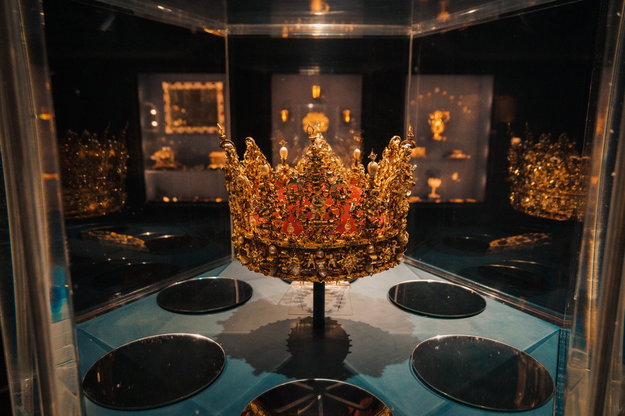 Một chiếc vương miện bên trong Kho bạc ở Copenhagen
