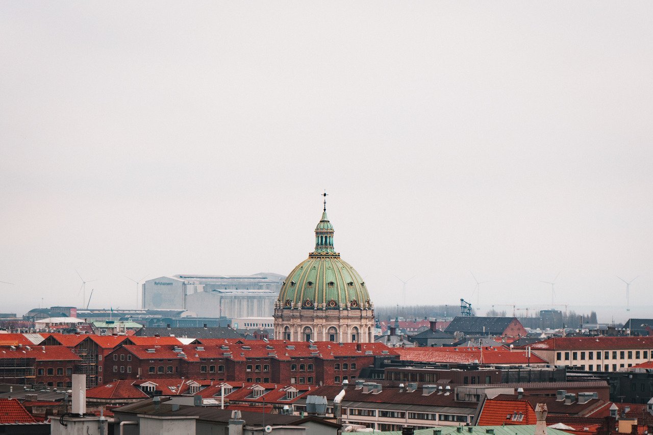 Nhà thờ Frederik nhìn từ Tháp Tròn ở Copenhagen